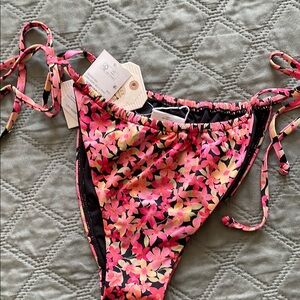 Billbong Floral Bikini swim Bottom